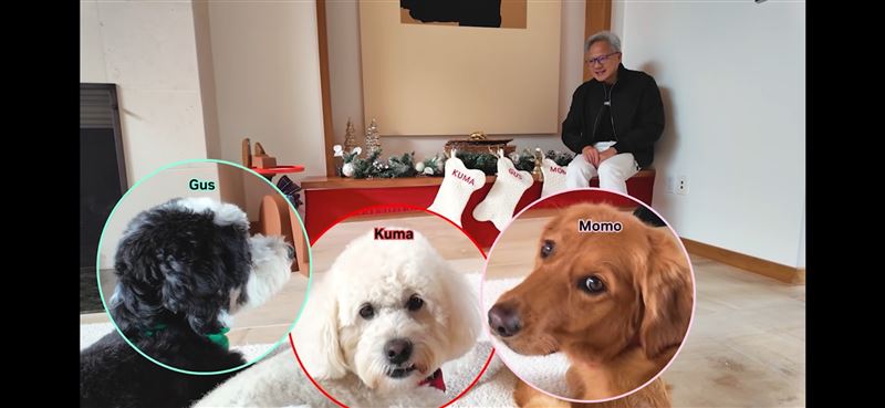 輝達早上官網還放上黃仁勳與三隻愛犬在家過感恩節影片，未料人卻出現在台灣。（圖／翻攝自NVIDIA Robotics網站）