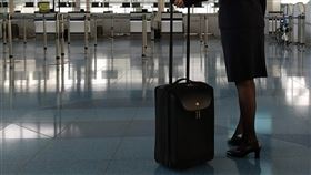 女網友抱怨聊天對象一聽到她是空姐，就像發情一樣態度180度大轉變。（示意圖，PhotoAC）