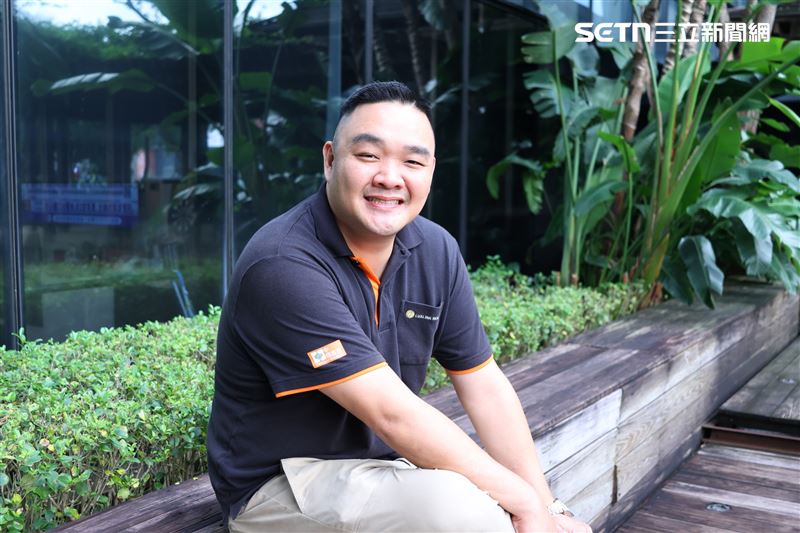 林道遠曾因為疫情零收入，轉行當外送員，如今成功轉戰房仲業變千萬經紀人。（圖／記者鄭孟晃攝影）