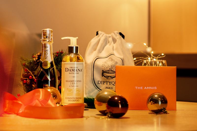 平安夜當晚，THE AMNIS然一酒店將化身為節慶信使，為每房旅客準備一份驚喜小禮。（圖／飯店旅宿業者提供）