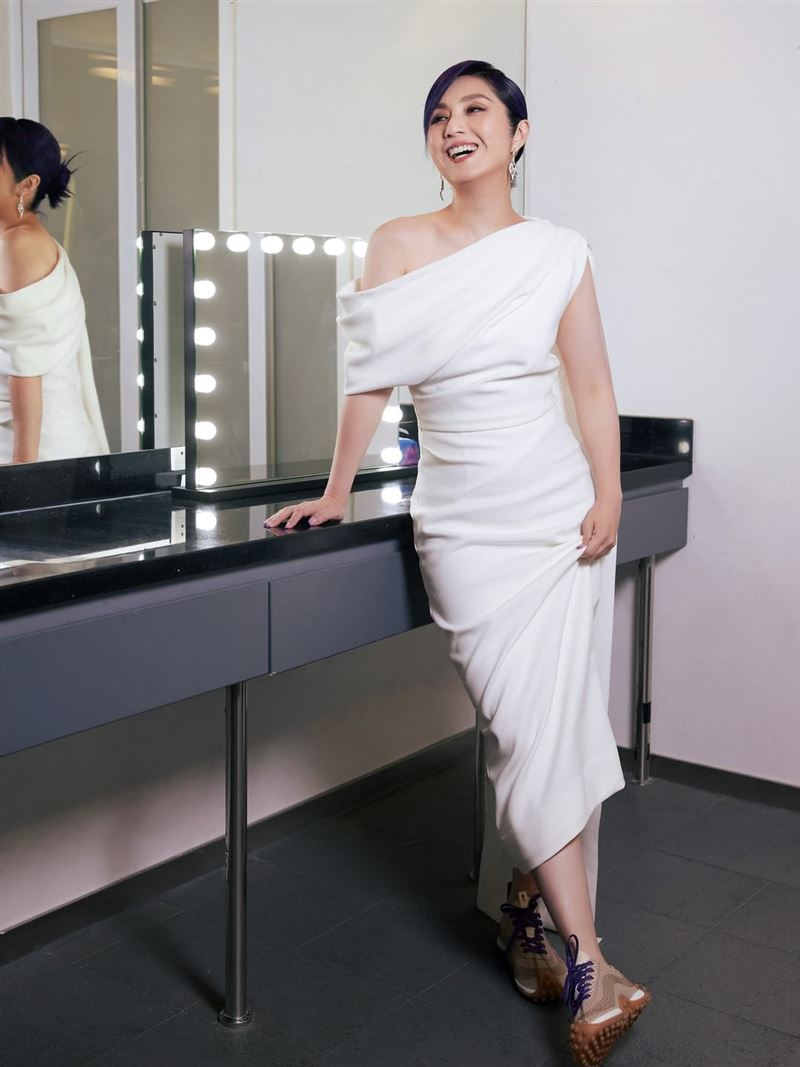 香港女星楊千嬅將捐出演唱會收益給災區。（圖／翻攝自IG @yeungchinwah）