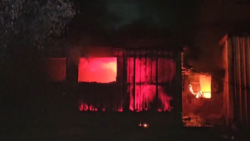 基隆市成功二路一處民宅發生火警。（圖／翻攝畫面）