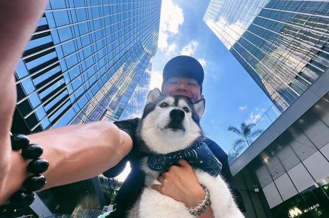 柯煒林關注香港大火新聞，氣喊「有人不講人話」。（圖／翻攝自IG@willallwailam）