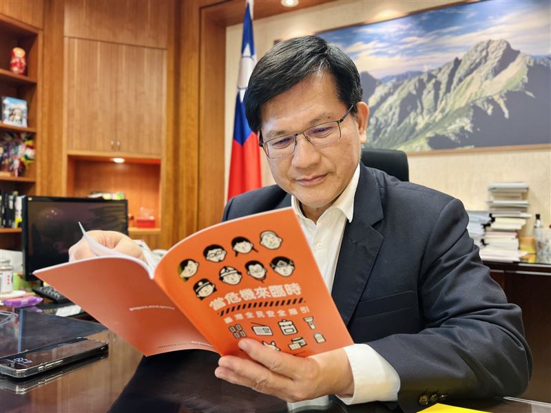 法國總統馬克洪肯定台灣應對資訊戰，林佳龍表示「台灣也願意向世界分享經驗」。（圖／翻攝自林佳龍臉書）