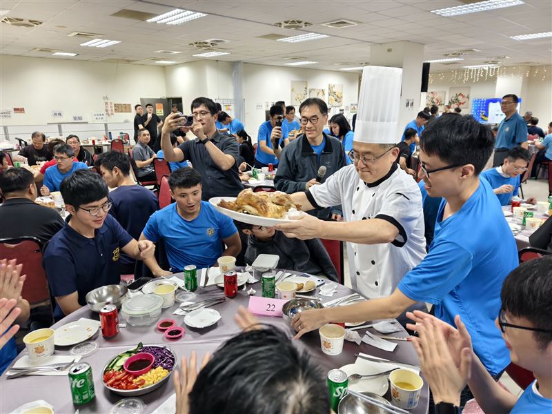 保六總隊歡慶感恩節 安排星級特色料理