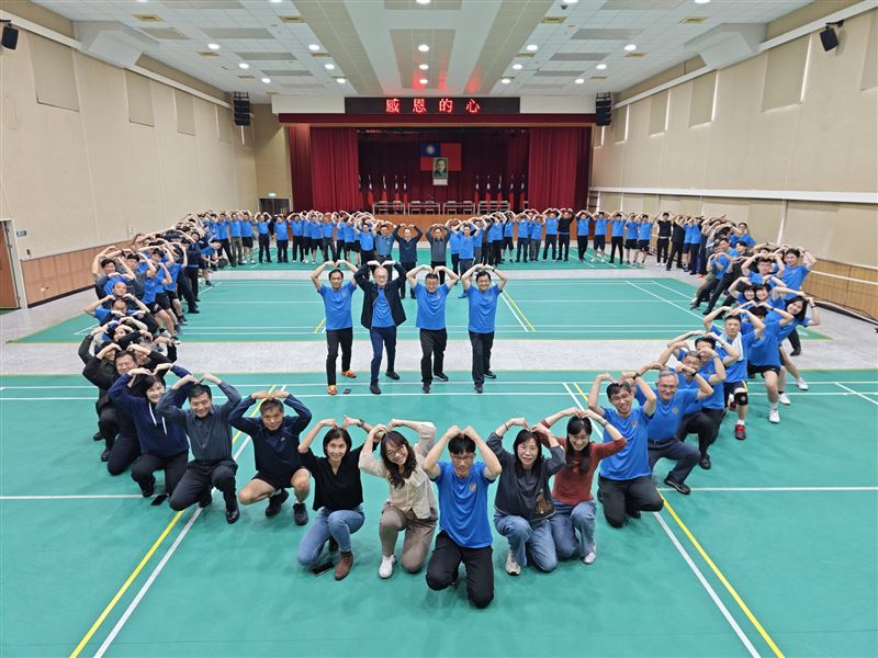 保六總隊辦感恩節友誼賽　切磋球技