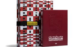 保時捷《Artifacts: Porsche Motorsport》紀念冊。（圖／翻攝Type 7網站）