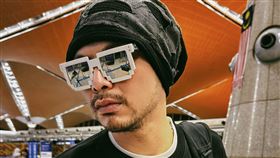 黃明志用創作反擊謠言，怒斥自己被未審先判。（圖／翻攝自黃明志臉書）