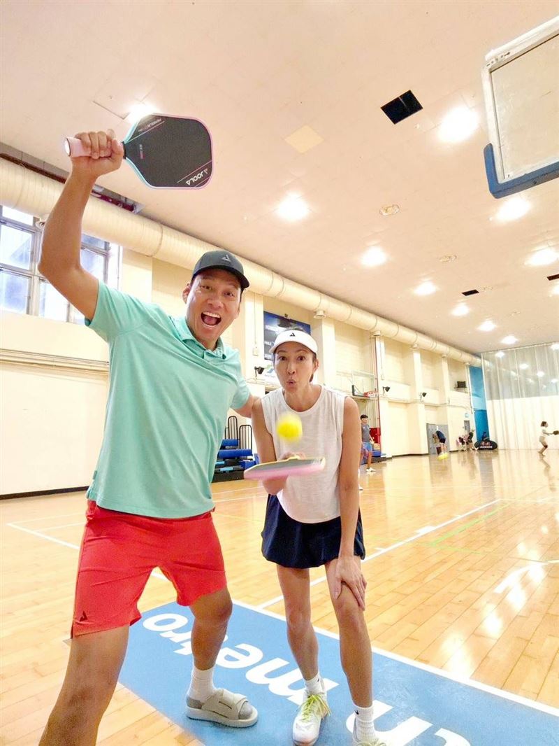 艾力克斯夫妻倆受邀參加明星公益賽。（圖／艾迪昇提供）