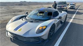 Aston Martin Valhalla原型車測試被警察攔停開罰單。（圖／翻攝Emery County Sheriff's Office FB）