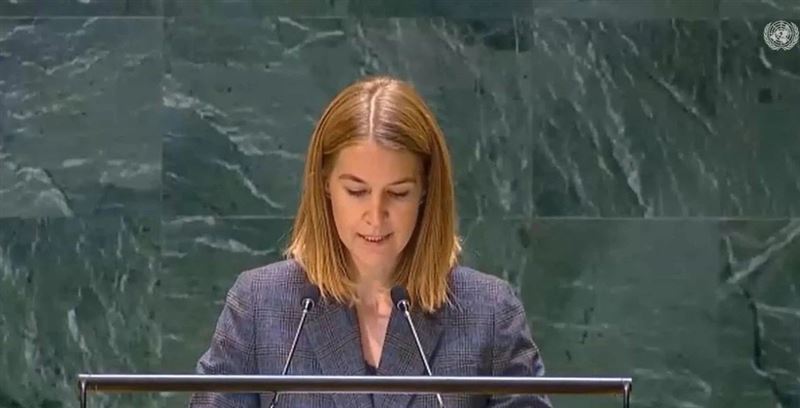 聯合國於2024年通過決議並設立「世界冥想日」官方轉播畫面。（圖／翻攝自2024年聯合國轉播畫面）