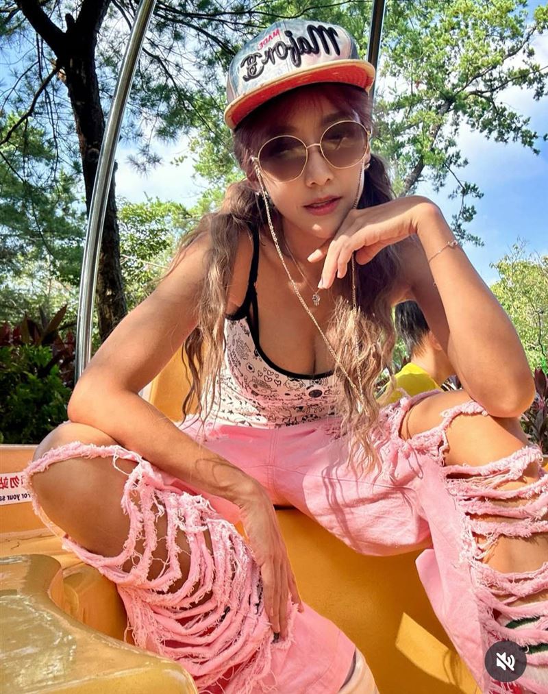 李宓婚後育有5個小孩，家庭生活美滿。（圖／翻攝自李宓IG）