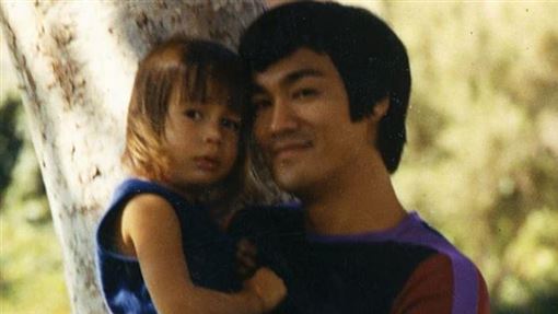 李小龍「沒有死」！她曝震撼真相