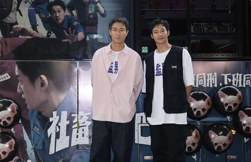演出受刑人的楊祐寧與黃冠智今（28）日出席劇組舉辦的「社畜囚生巴士」活動。（圖／記者鄭孟晃攝影）