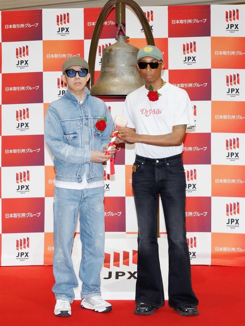 由NIGO（左）創立潮牌昨天正式在東京掛牌上市，由美國樂壇流行天王「菲董」共同持股（圖／翻攝自IG @nigo）