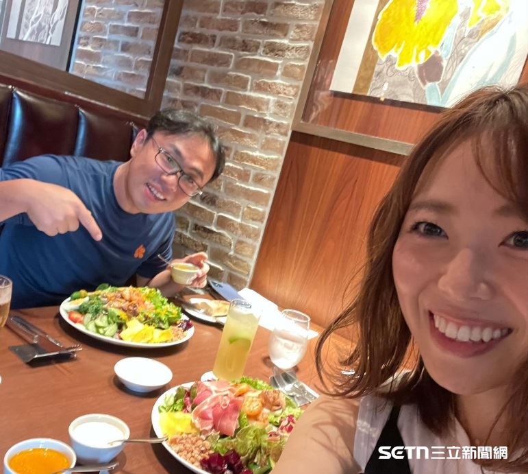 小林沙耶加表示，因為遇到了補習班恩師坪田信貴老師，讓她原本一塌糊塗的人生開始有了方向，最重要是找到學習的意義與目標。（圖／小林さやかIG授權提供）