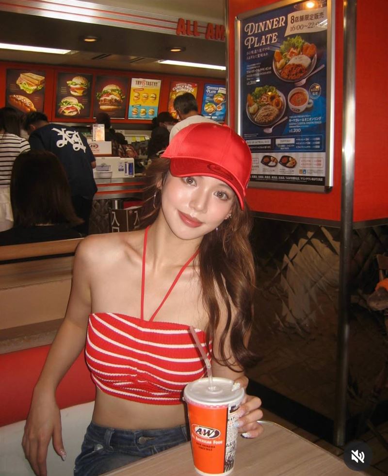 庭庭積極踏入演藝圈，頗有觀眾緣。（圖／翻攝自IG）