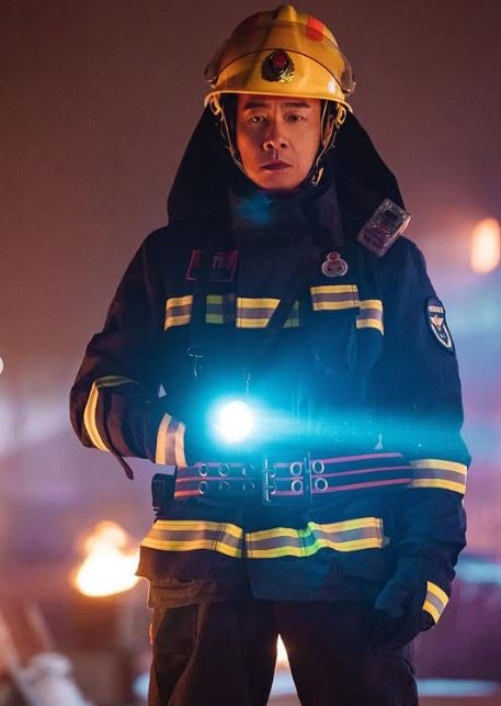 陳小春過去曾在體驗節目《我們的滾燙人生》中向消防、特警與多項公職人員致敬，此次事件包含消防員殉職，更讓陳小春格外有感。（圖／翻攝自應采兒IG）