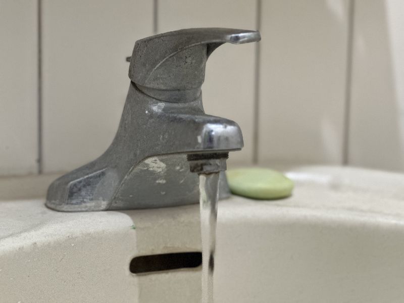 新北市工務局表示，經台水搶修後，今天下午5時淡水16個里已恢復正常供水