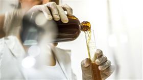 制度空窗、供應鏈失真？美妝業界：蘇丹紅事件揭台灣產業裂縫（業配勿用）