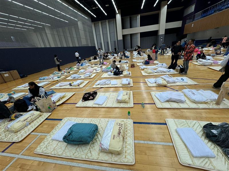 失去居所的居民，只能暫時在附近的庇護所安身。（圖／翻攝 臉書粉專@大埔TAI PO）