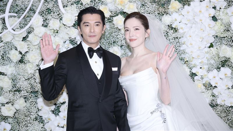 等了4年!許瑋甯世紀婚禮 低胸爆乳開炸