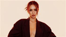 「嗆辣天后」薔薔與「法拉利姊」張婷婷罕見正面尬性感。（圖／VieFor提供）