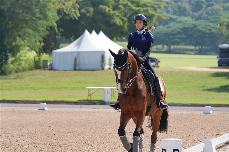 陳怡如帶著愛馬「陳夏碩 Chassot」出賽。（圖／奧比懷登公關提供）