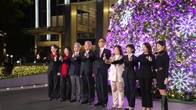 凱基金控點亮全台最高飄雪聖誕樹，以永續行動迎接公益月。(圖／凱基金控提供)