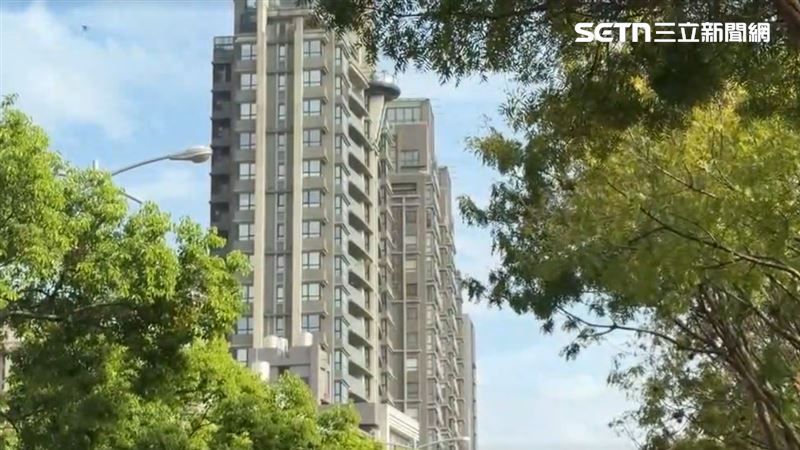 該社區標榜「河岸第一排」，鄰近高鐵特區、竹科園區及核心商圈。（圖／翻攝畫面）