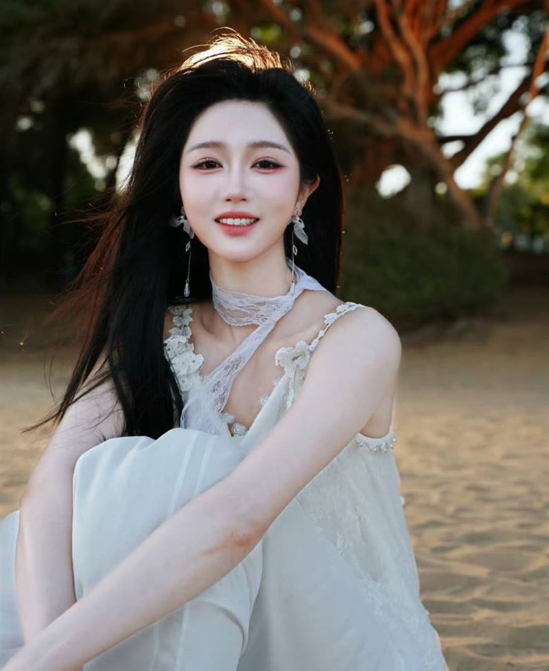 岳雨婷演出多部短劇而打開知名度。（圖／翻攝自微博）