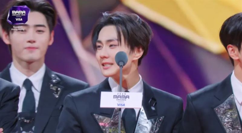 成員梁禎元首先大喊粉絲名「ENGENE」，情緒激動地表示感謝。（圖／翻攝自Mnet Plus）