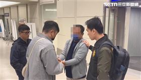 竹聯幫孝堂天母分會副會長賴彥翰從印尼被押解回台服刑。（圖／翻攝畫面）