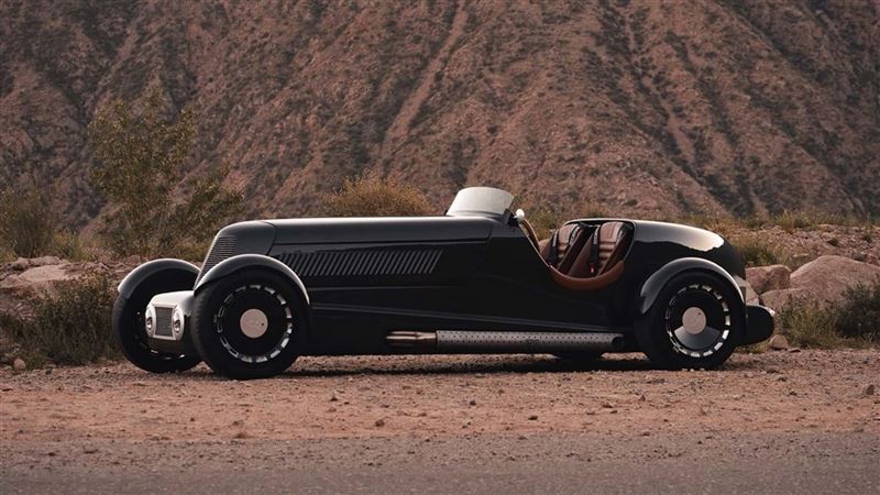 車重只有約1,180公斤，關鍵就在於全碳纖維車身。（圖／翻攝Iconic Auto Sports網站）