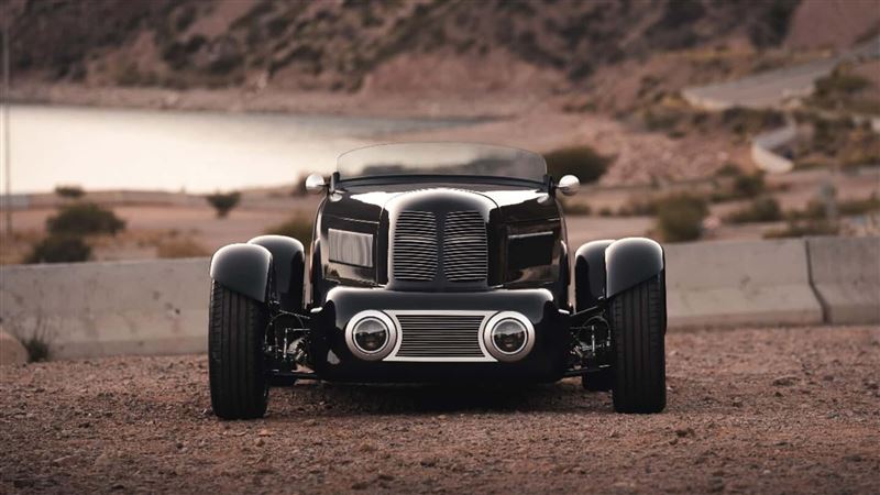 皮革遇上木頭！改裝車復古外型像穿越