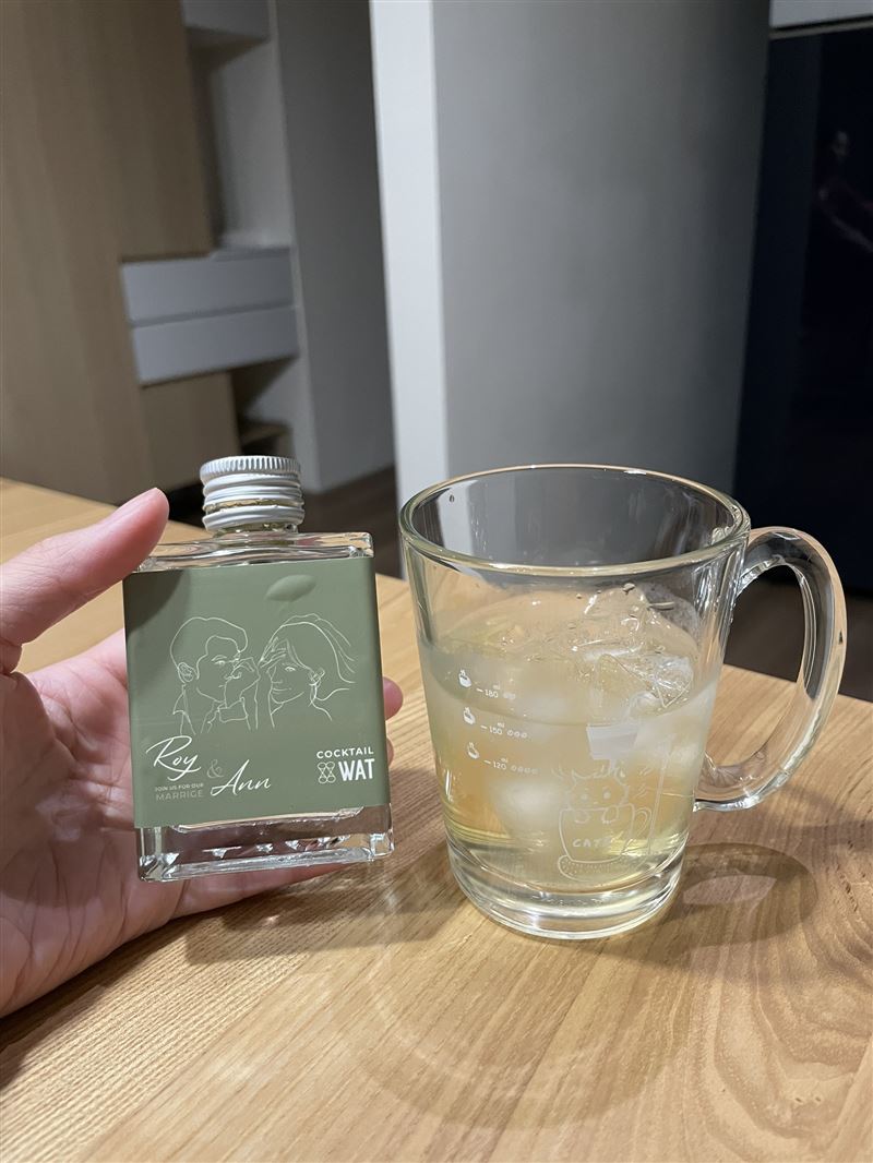 許瑋甯與邱澤特別訂製雞尾酒。（圖／記者趙浩雲攝影）