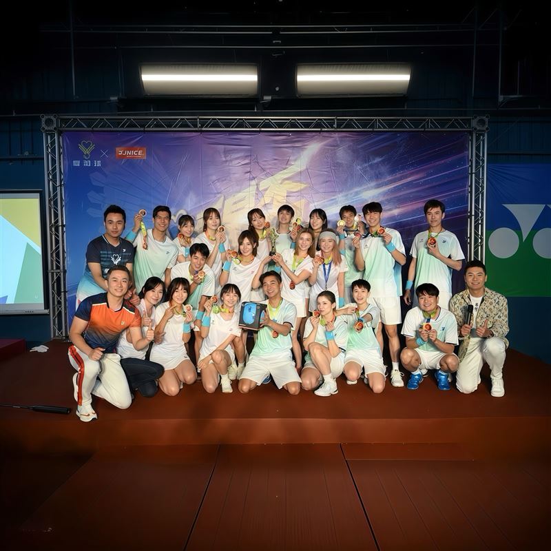 「愛羽球」平台27日在台北飛颺羽球館舉辦年度最高規格賽事「愛星盃」明星公益羽球賽。（圖／陳孝志提供）