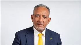 聖文森24年來首次變天，親中反對派領袖佛萊代，於28日宣誓就任新總理。（圖／翻攝自X平台 @AndrewHolnessJM）