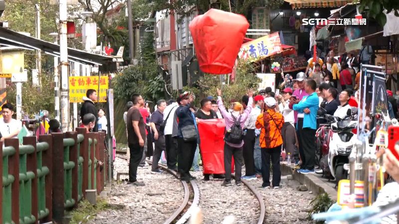 台鐵平溪線停駛 今起試辦鐵道合法放天燈