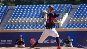 黑豹旗平鎮高中投手蔡辰瀧7局完封好投率隊1：0擊敗高苑工商晉級冠軍戰。（圖／中央社）