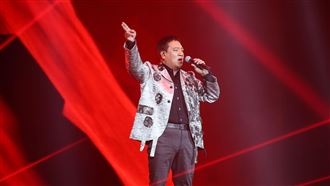 施孝榮震撼宣布最後一唱！哽咽告別觀眾