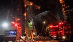 香港新界大埔宏福苑本週發生嚴重火災，災情持續擴大，引發全球華人圈關注。（圖／翻攝自Threads）