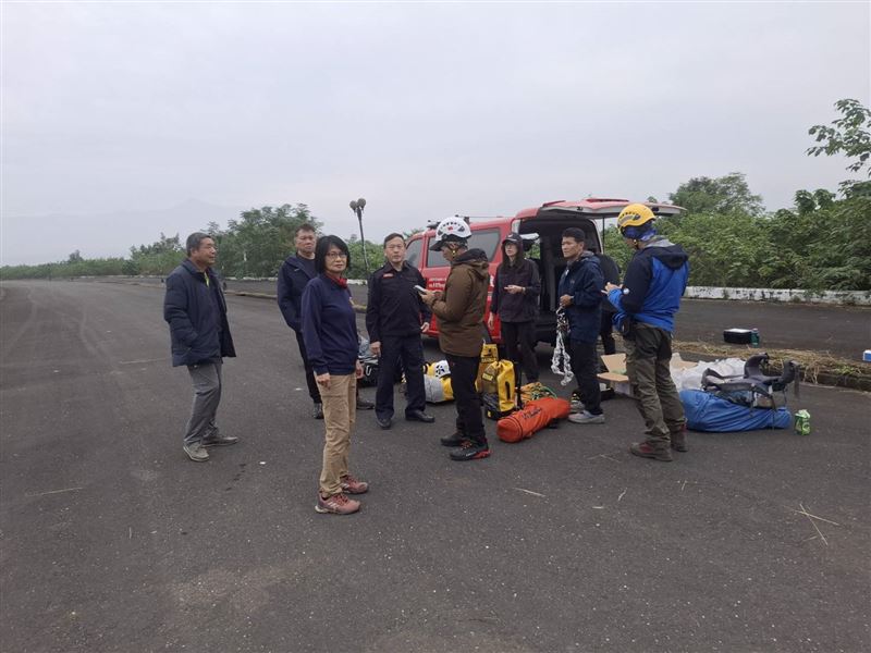 新北市郭姓退休校長組隊攀玉山，但卻半途失聯。（圖／翻攝畫面）