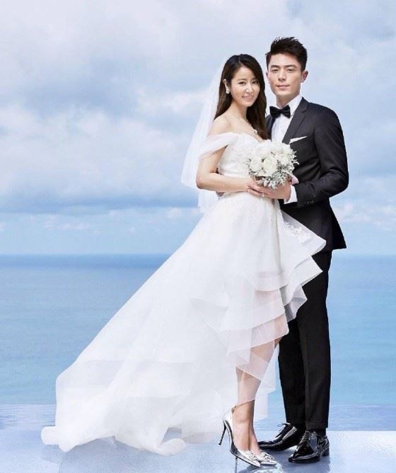 霍建華（右）後來與認識超過十年的好友林心如（左）擦出愛火，並在2016年大方公開戀情，同年7月舉行婚禮。（圖／翻攝自霍建華IG）