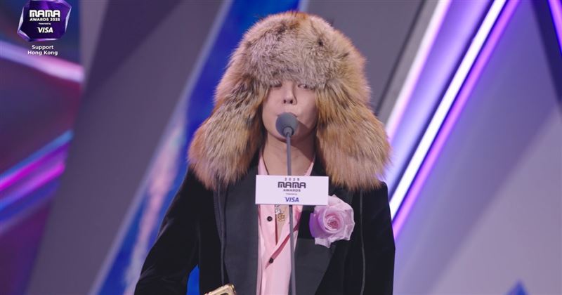 G-DRAGON奪下MAMA的最佳男歌手獎。（圖／翻攝自Mnet Plus）