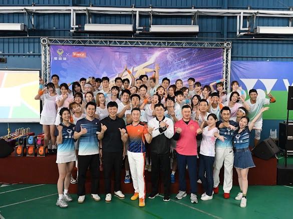 「愛羽球」平台27日在台北飛颺羽球館舉辦年度最高規格賽事「愛星盃」明星公益羽球賽。（圖／陳孝志提供）