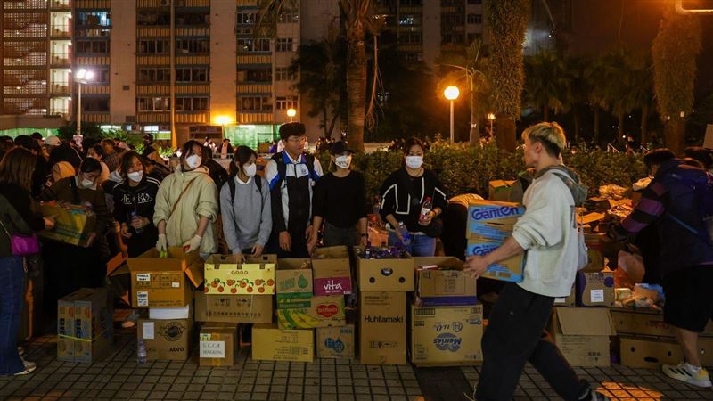 宏福苑驚傳搭車偷物資 他怒:比乞丐還可憐