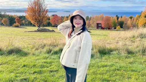 YTR查理順產混血寶寶　曬一家牽手照報喜