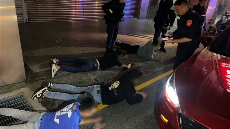 行兇前畫面曝！17歲少年欠1萬慘被砍