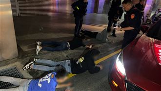 行兇前畫面曝！17歲少年欠1萬慘被砍